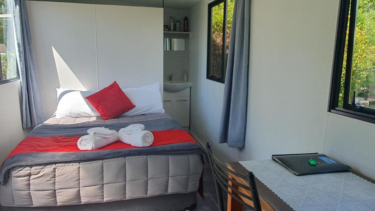 Апартаменты Lakeview Studio Cabin Kuratau Экстерьер фото